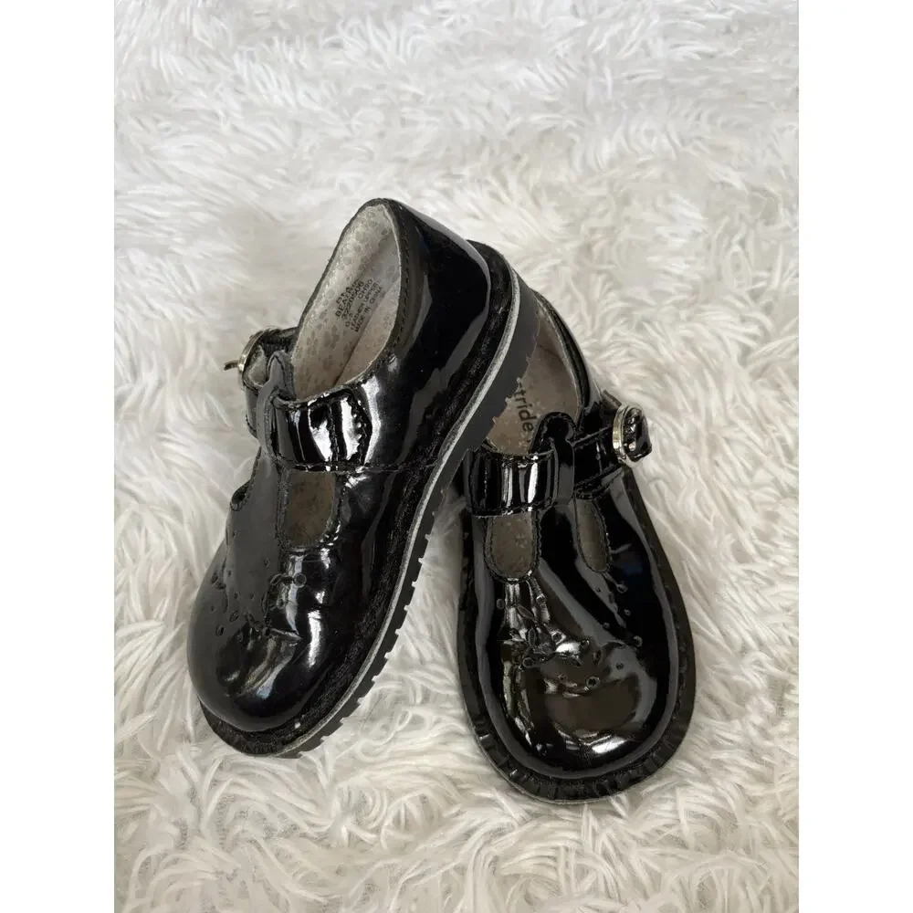 Stride Rite “Beatrix” Toddler 8 Black Shiny Vint Style Buckle Shoes. Exc. Cond